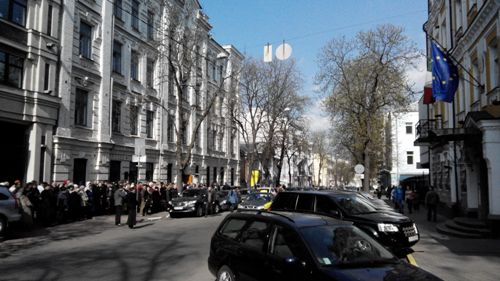 Активисты провели пикет возле посольства Италии из-за действий &quot;Укрсоцбанка&quot;