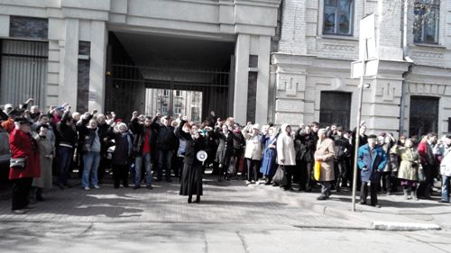 Активисты провели пикет возле посольства Италии из-за действий &quot;Укрсоцбанка&quot;