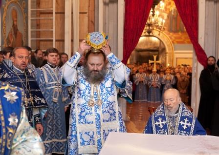 Боротьба за місце предстоятеля УПЦ йде між трьома претендентами