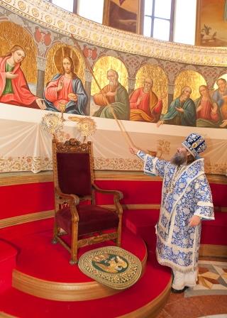 Боротьба за місце предстоятеля УПЦ йде між трьома претендентами