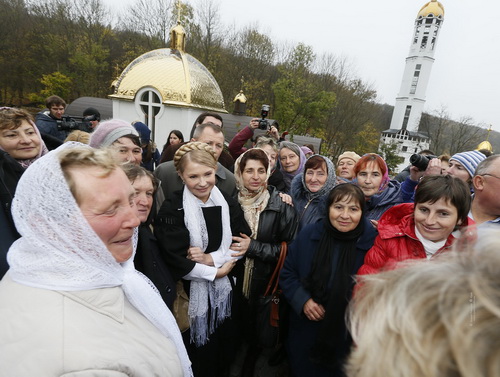 Тимошенко в Тернопольской обл помолилась за независимость Украины