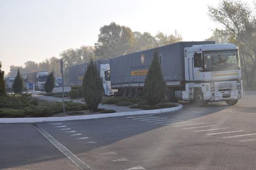 В рамках гуманітарного рейсу Ахметова до кінця жовтня на Донбас доставлять 20 тис. дитячих наборів