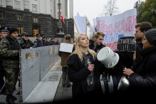Киевские студенты под Кабмином требовали повышения стипендий