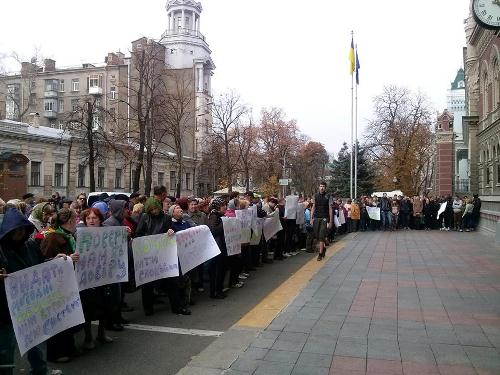 Вкладчики требовали от НБУ удовлетворить заявки банков на покупку валюты на аукционах