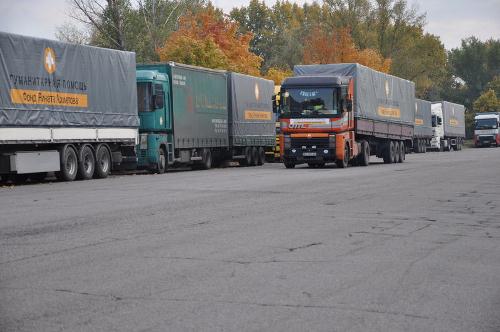 До кінця жовтня на Донбас доставлять 500 тис. продуктових наборів у рамках гуманітарного рейсу Ахметова