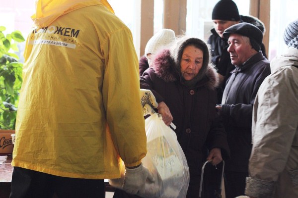 Гуманітарну допомогу від Ахметова отримають мешканці ще чотирьох міст Донбасу