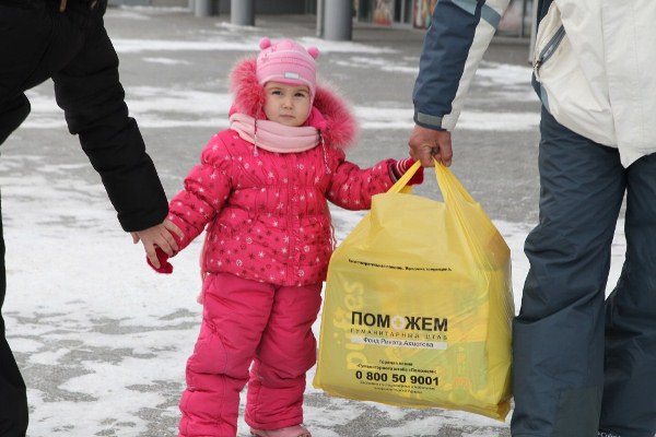 Гуманітарну допомогу від Ахметова отримають мешканці ще чотирьох міст Донбасу