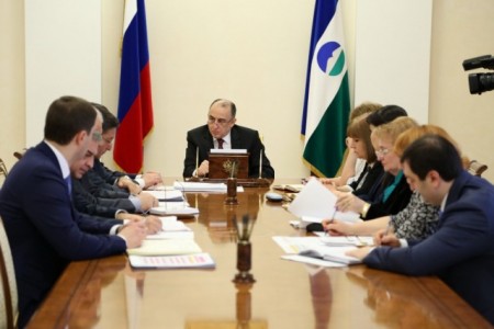 Глава КБР Ю.А.Коков провел рабочее совещание с руководством Правительства республики