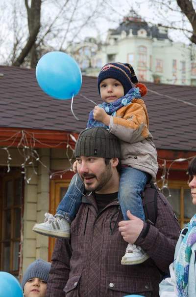 В Киеве прошла акция в поддержку детей-аутистов