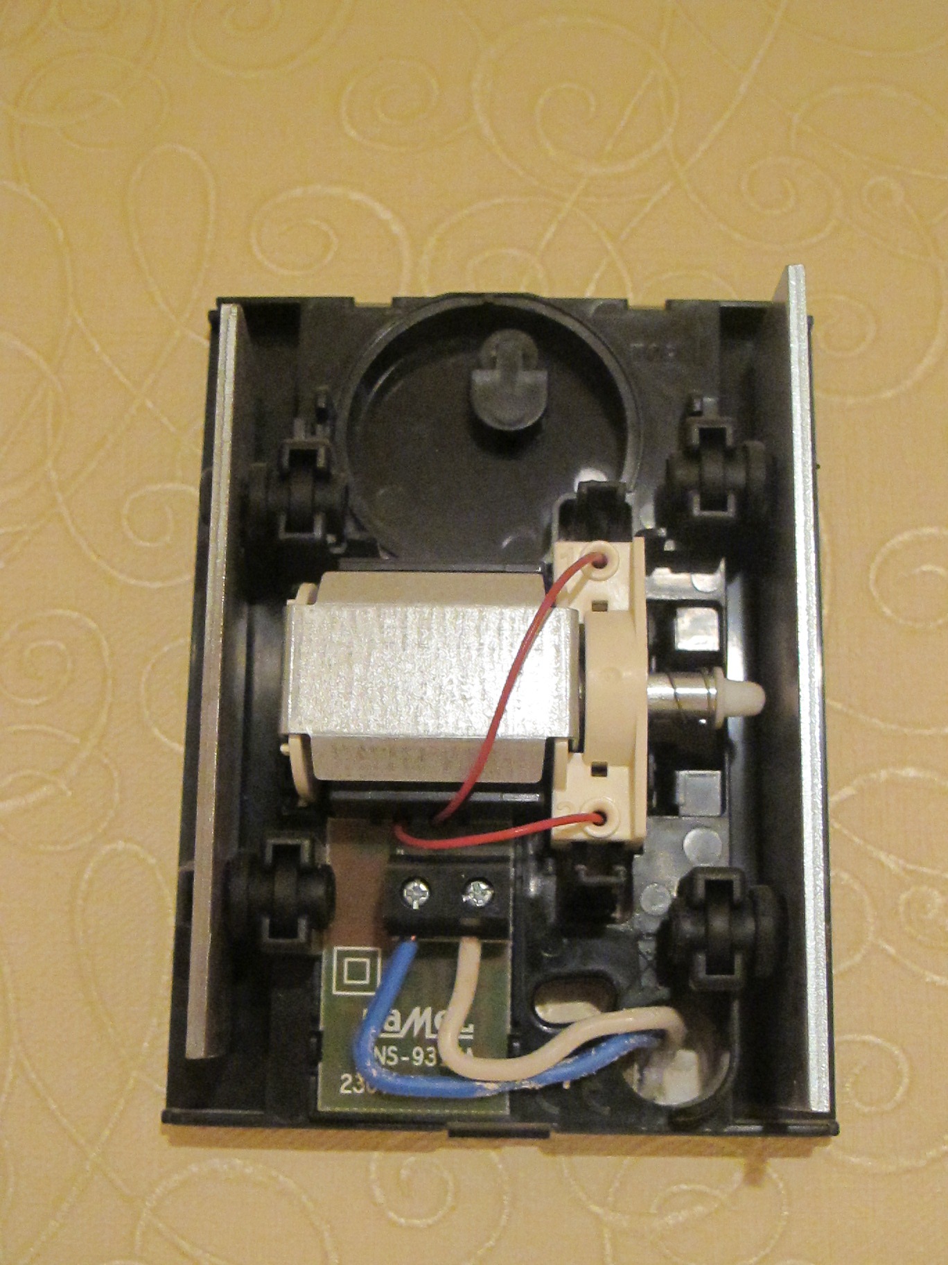 How to power a Wi-Fi router from an electric door bell?