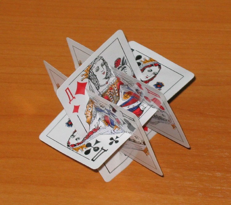 Поделка из игральных карт 3