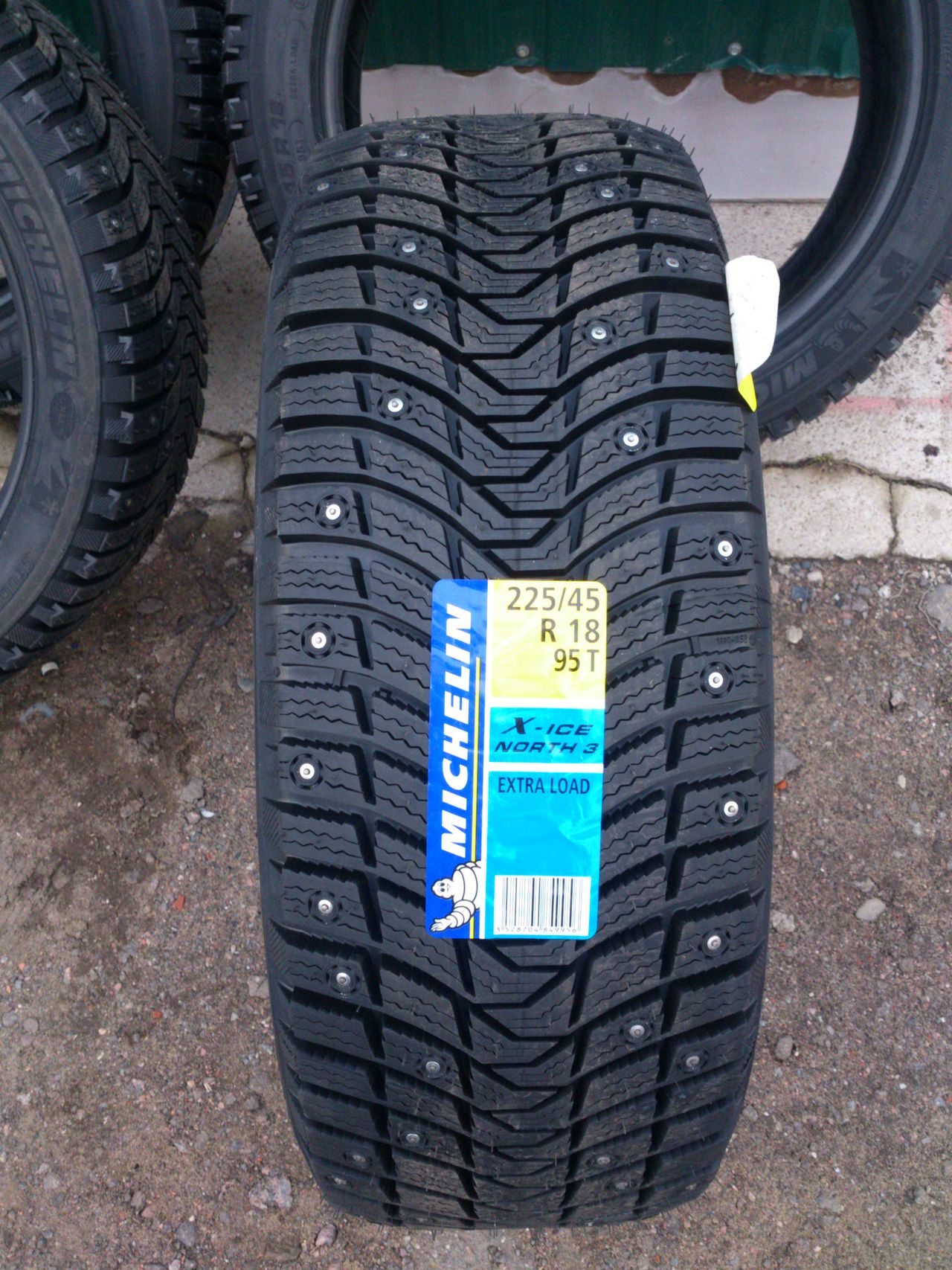 225 55 r18 шипованные. Michelin x-Ice North 3 225/55r18. Мишлен x Ice North 3 195 55 16. X Ice 3 Michelin шипы. Michelin 195/55r16 x-Ice North 3 TL (шип.).