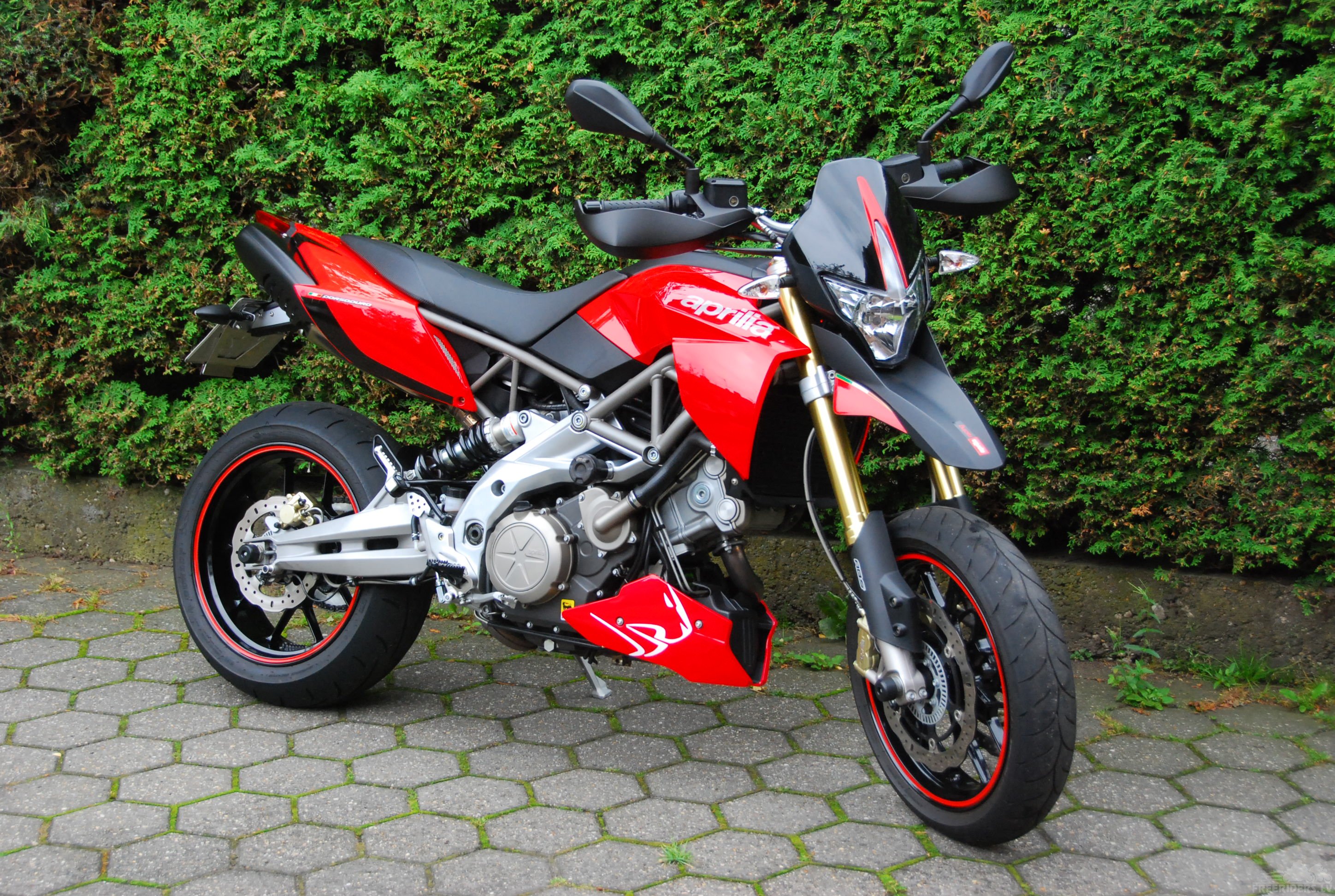 Aprilia fv2 1200