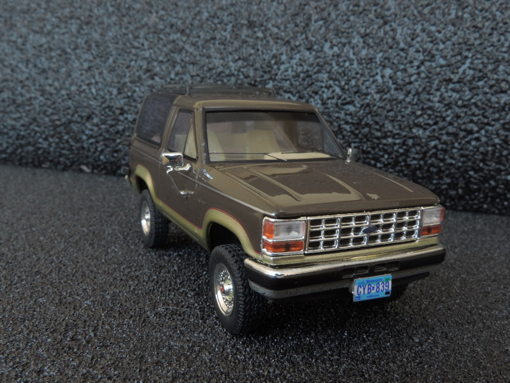 Ford Bronco 86