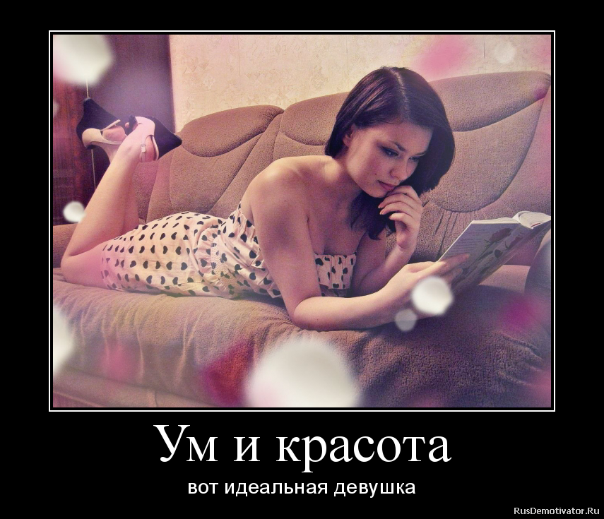 Наивная подруга готовится раздеться передо мной