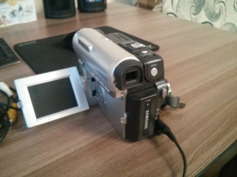 Зарядка для фотоаппарата samsung. Видеокамера Samsung VP-d353i. Видеокамера Samsung VP-d325i. Samsung VP-d352i. Видеокамера Samsung Digital cam 800x.