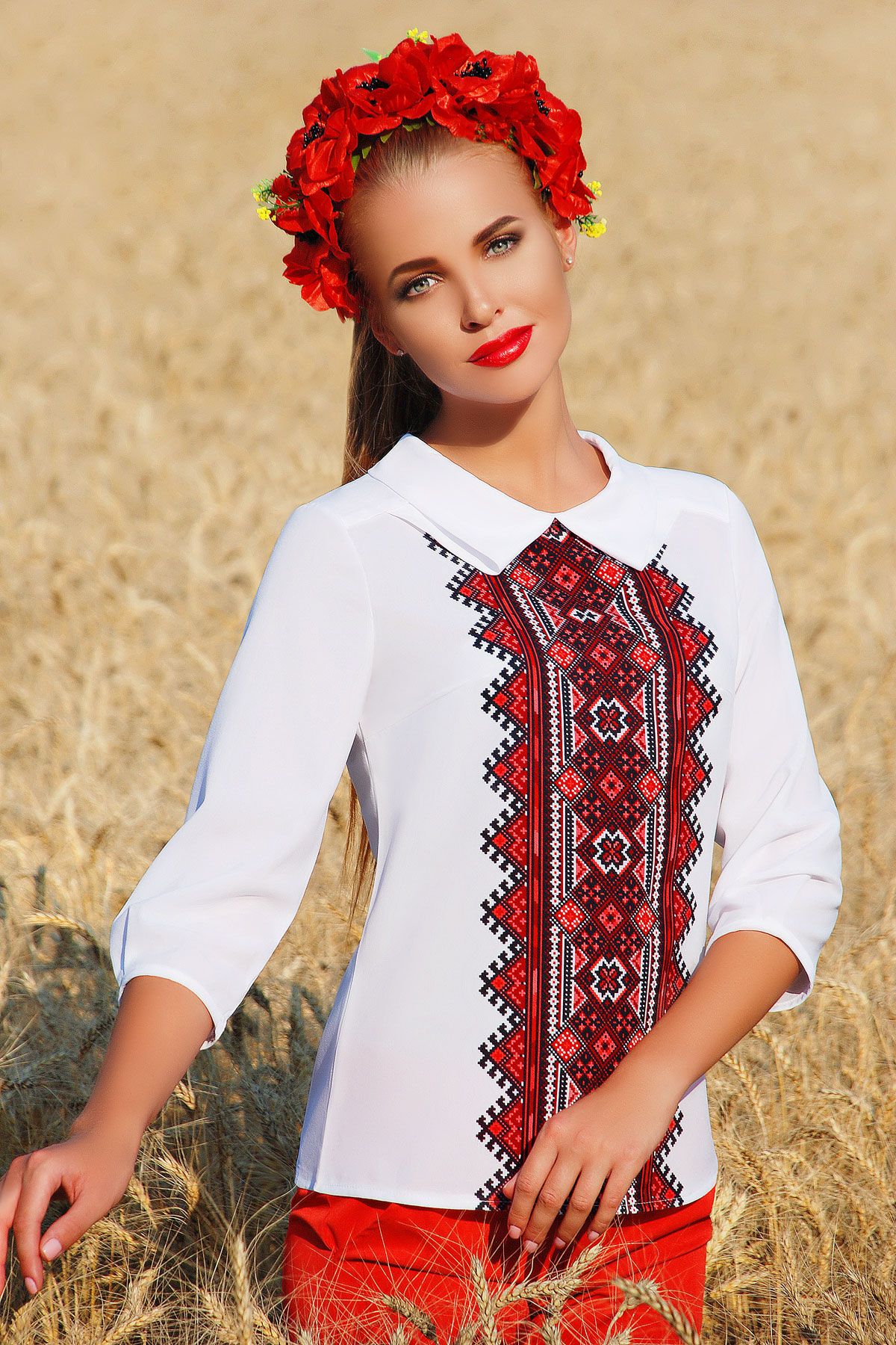 Вышиванки фото. Красивые вышиванки. Вышиванка современная женская. Украинская рубаха. Украинские Наряды для девушек.
